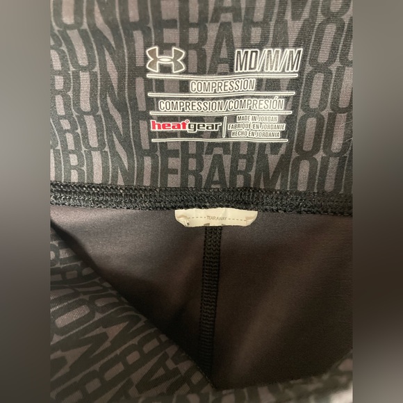 EUC. Under Armour|| Compression Heat Gear Athletic Capri Workout Pants - Picture 3 of 4